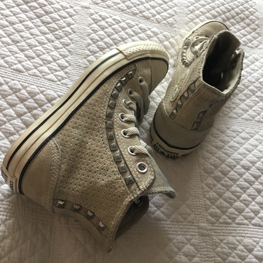 Stud detail high-top converse